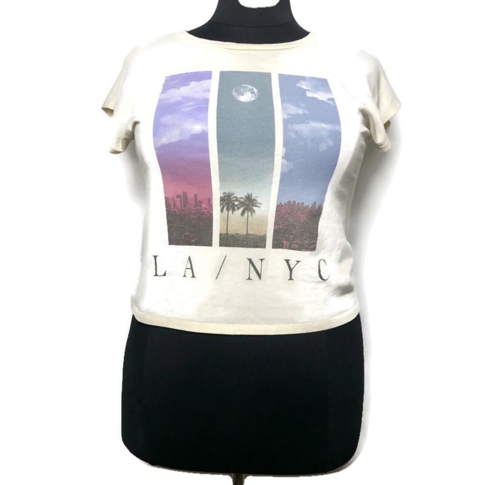 Doe Size XL Extra Large LA / NYC Graphic Tee